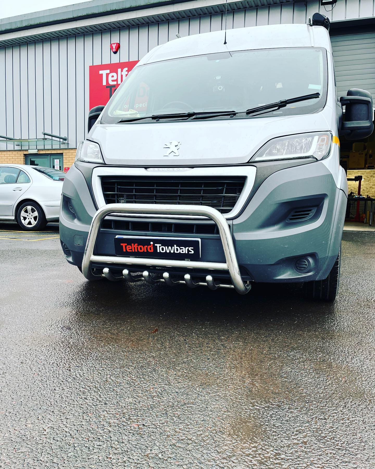 Peugeot boxer on sale tow bar