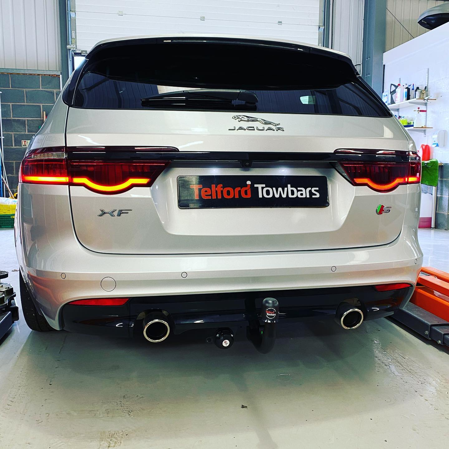 Tow bar online jaguar xf