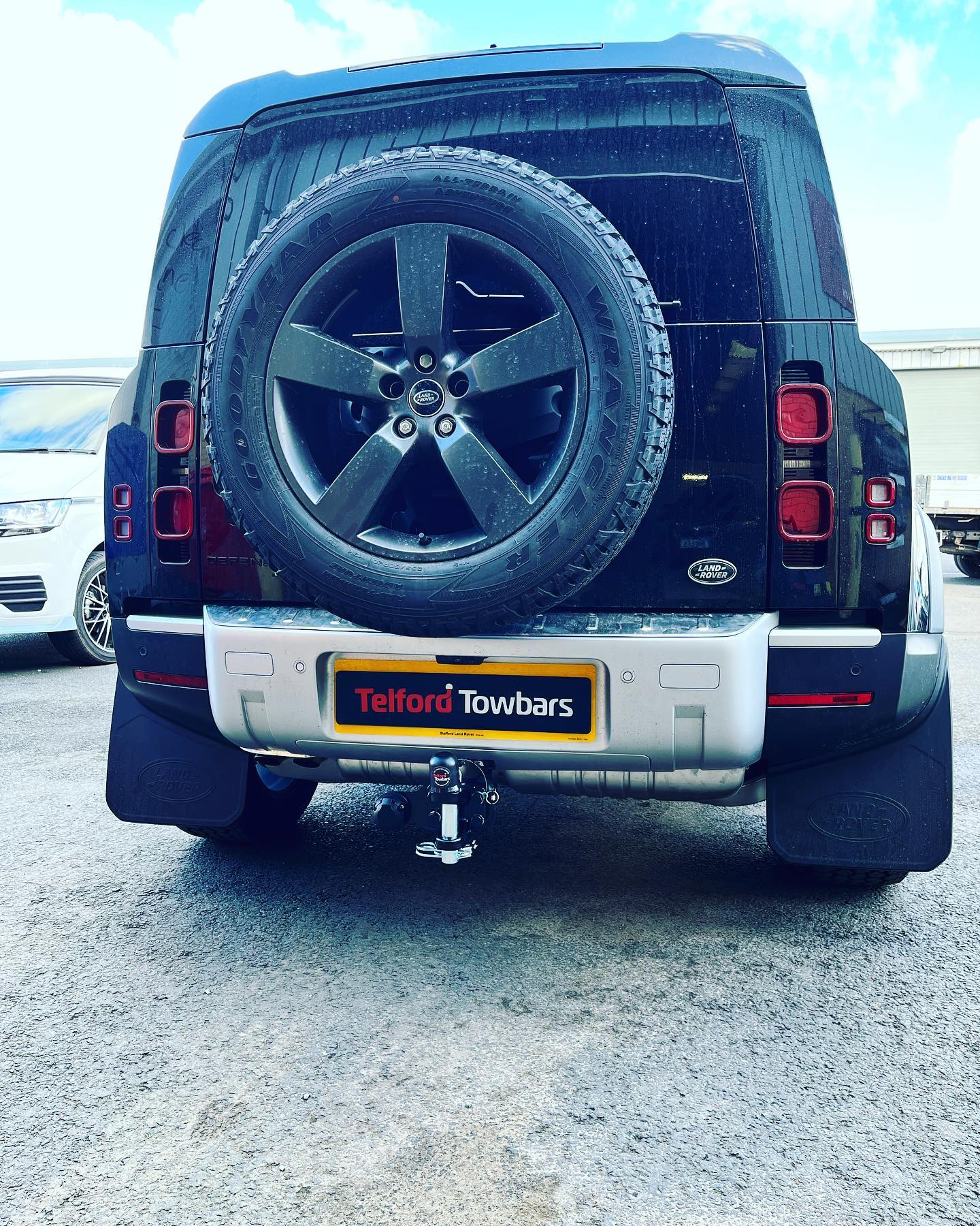 Land rover defender on sale 2020 tow bar